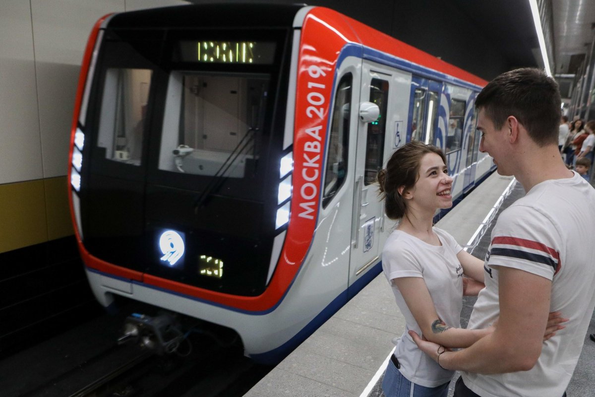 Москва 2019 поезд метро