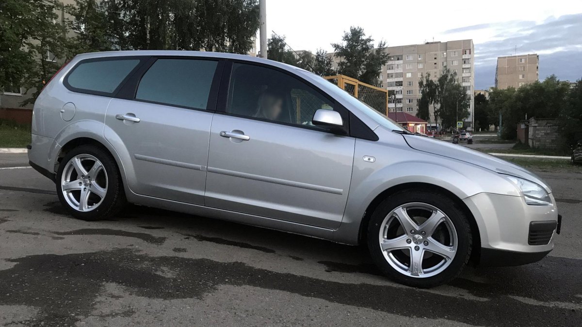 Ford Focus 2 универсал r17