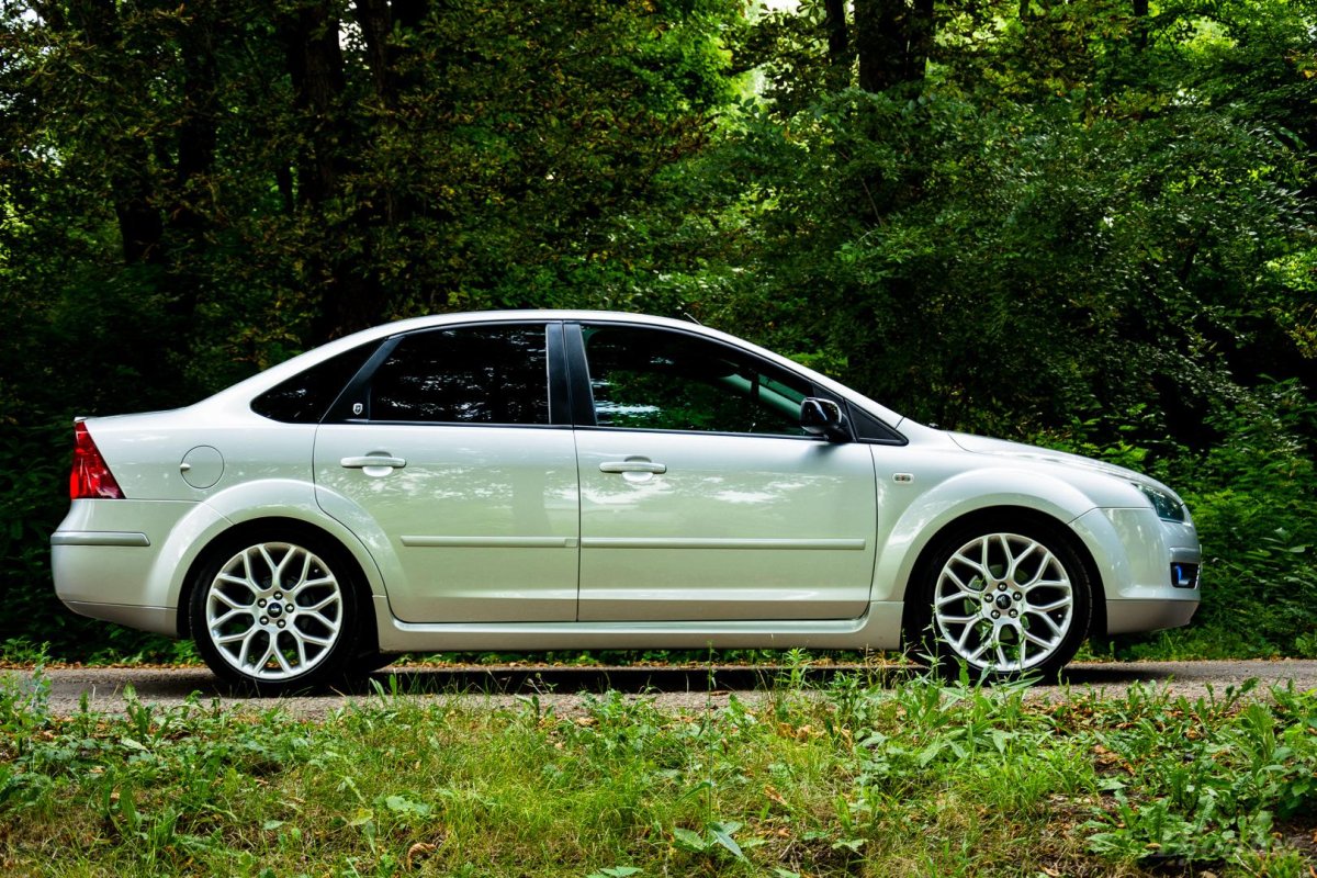 Форд фокус 2 седан r18