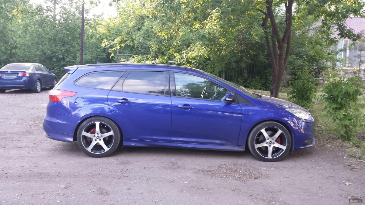 Ford Focus 3 универсал r18