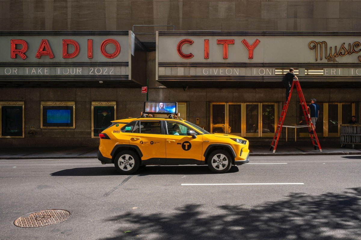 Профессиональный работник такси