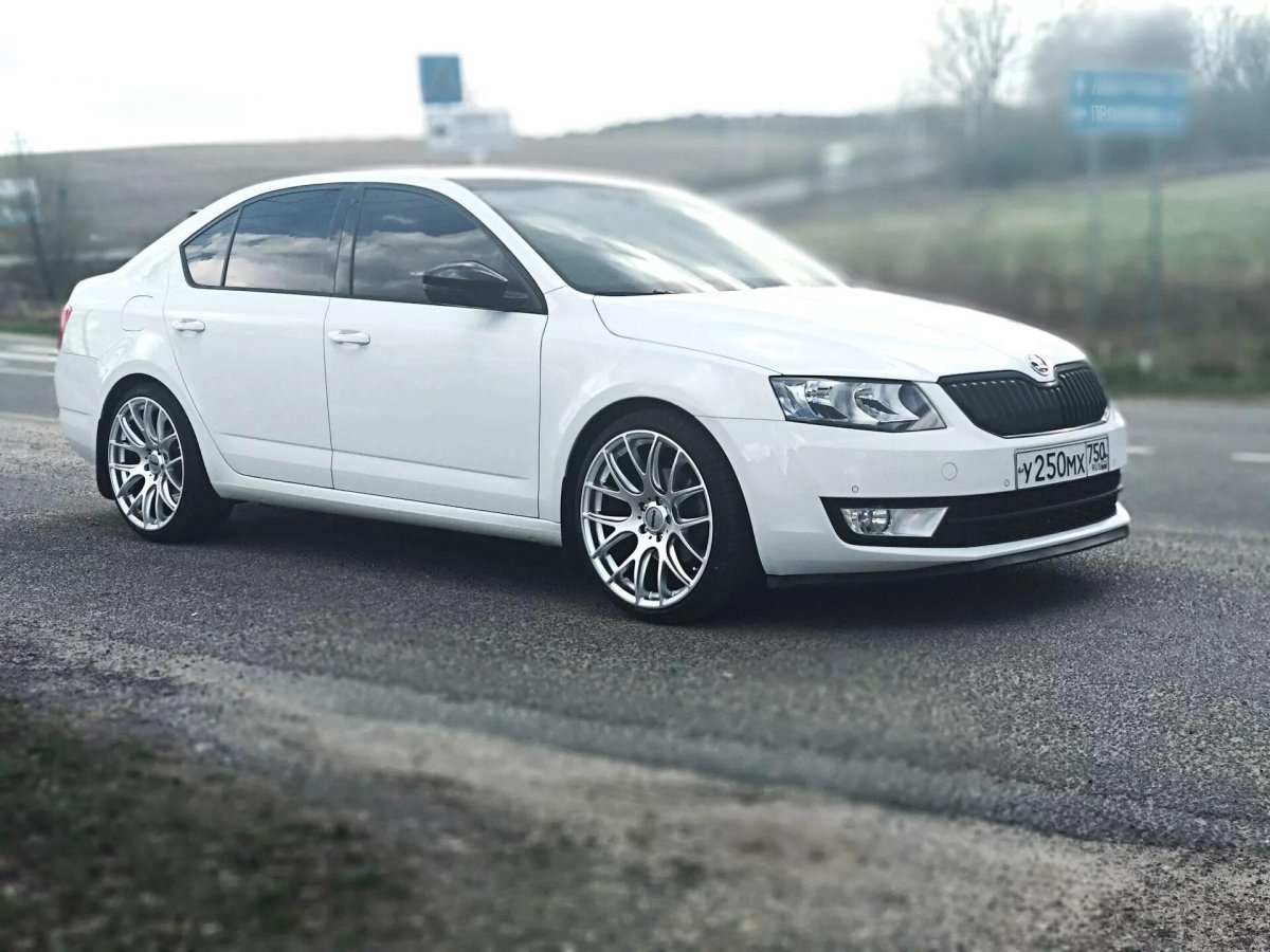 Skoda Octavia a7 r19