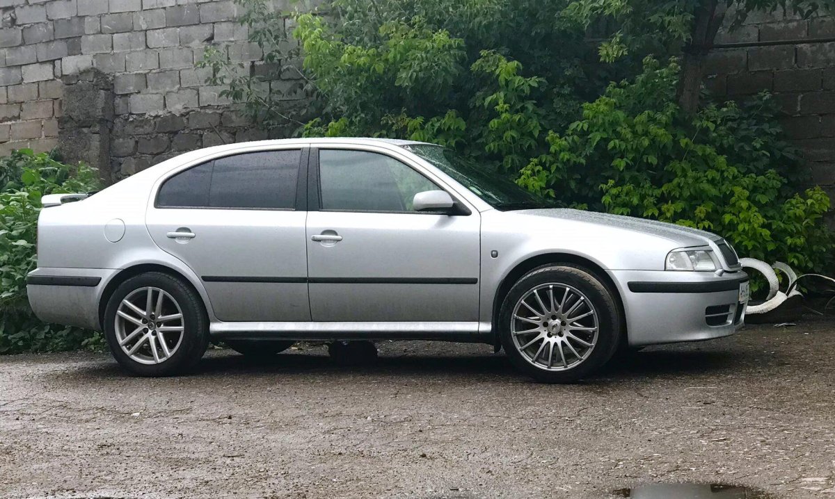 Skoda Octavia Tour r16