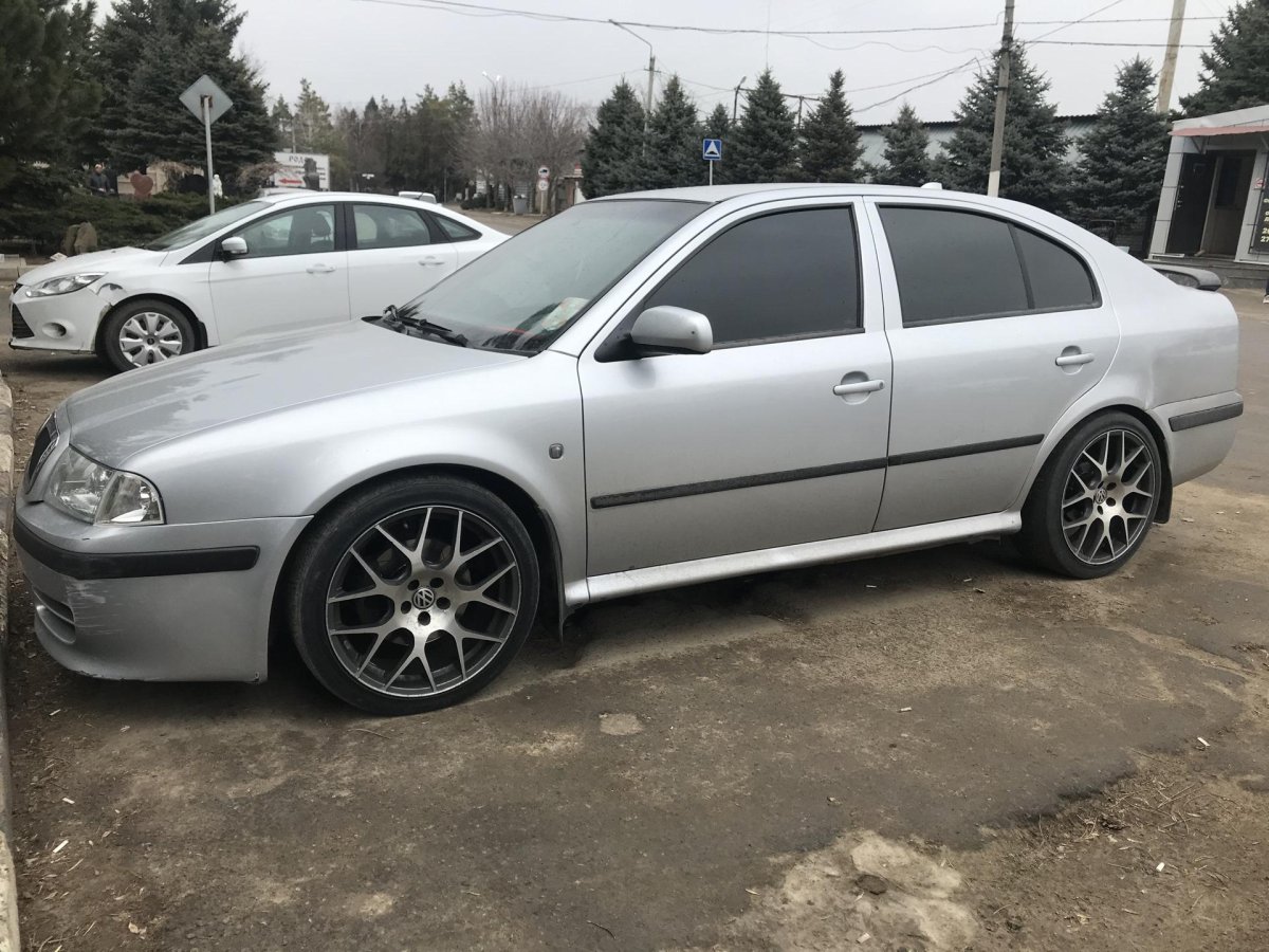 Skoda Octavia Tour r18