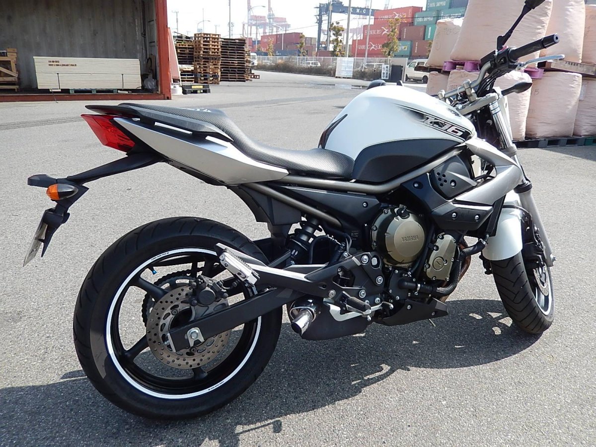 Мотоцикл Yamaha xj6