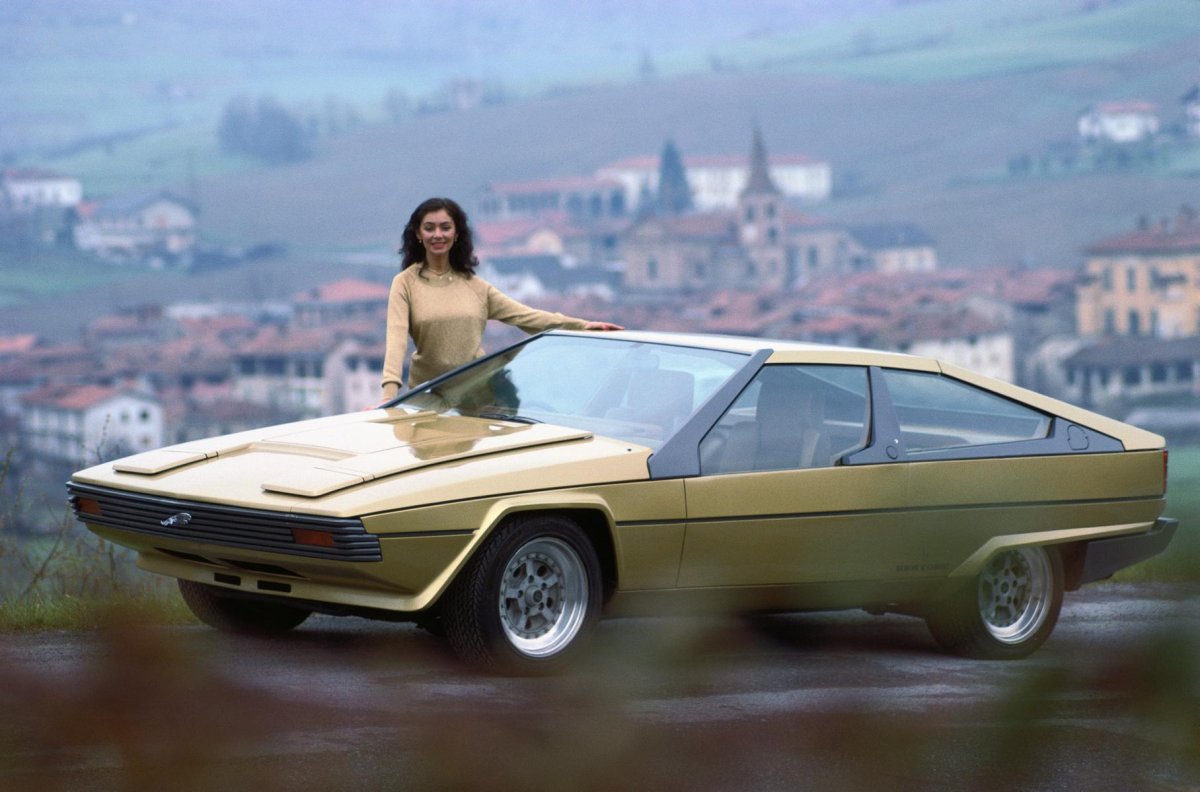1977 Jaguar Ascot (Bertone)