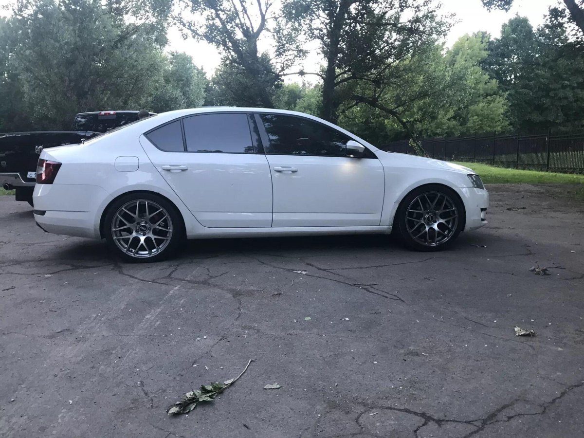 Skoda Octavia a7 r18 Rotor