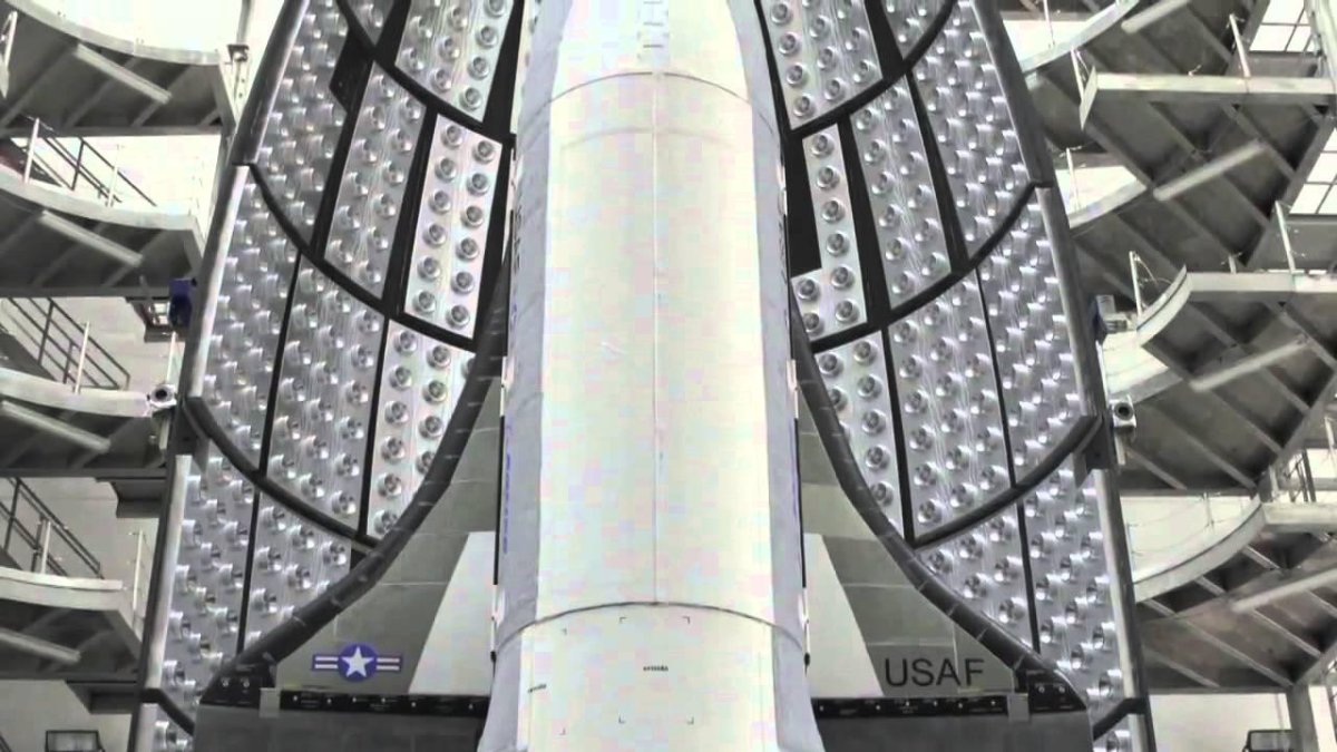 Орбитальный самолёт x-37b