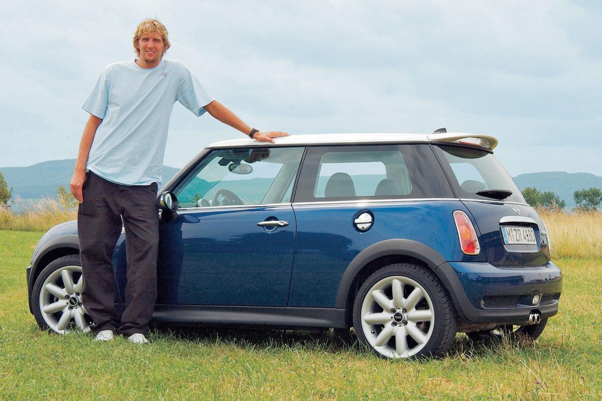 Валуев в мини Купере