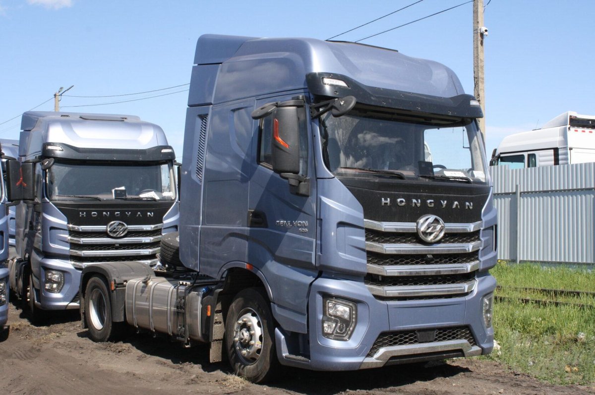 Ивеко Хонгян тягач co4256htvg334