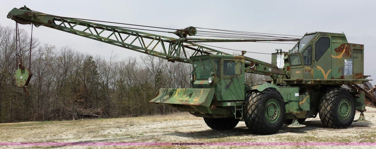Армейский кран МОАЗ 8т26