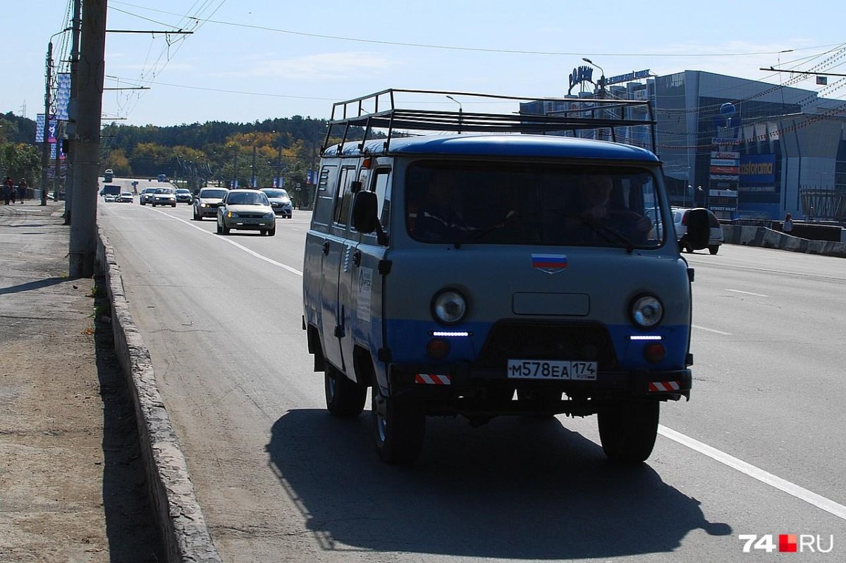 Автобус похожий на буханку