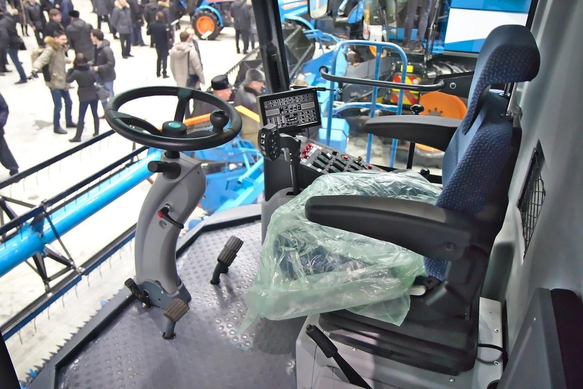 Агромаш 4000 комбайн