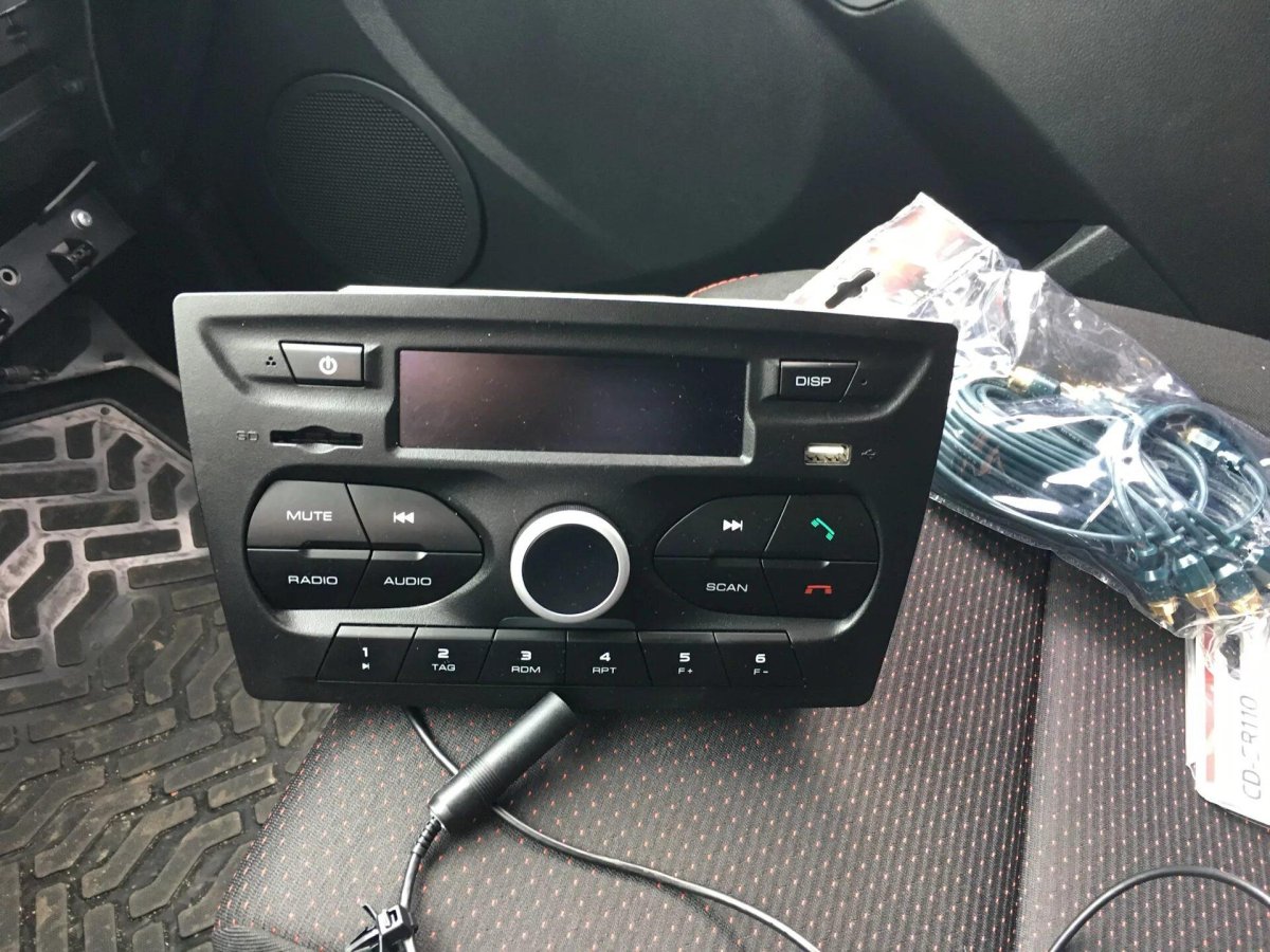 Штатная магнитола Лада Гранта FL