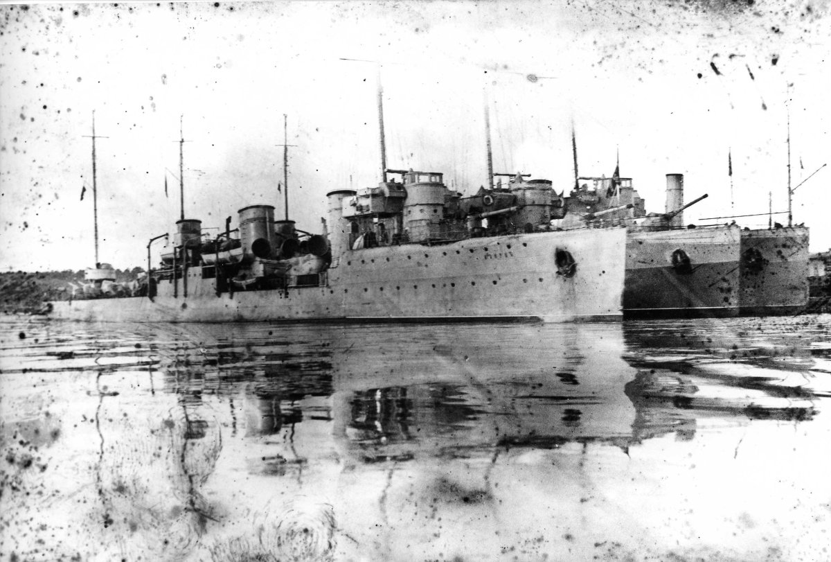 Миноносец Азард