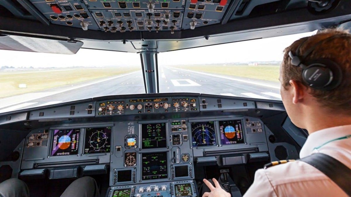 Airbus a330 кабина пилотов