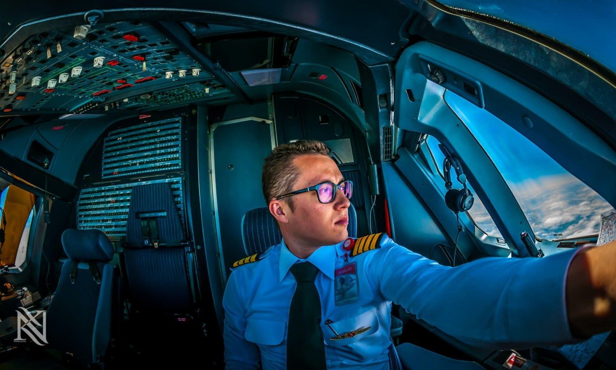 Пилот самолета