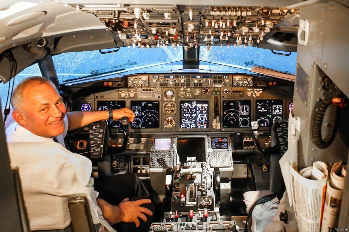 Кабина Боинг 737-800