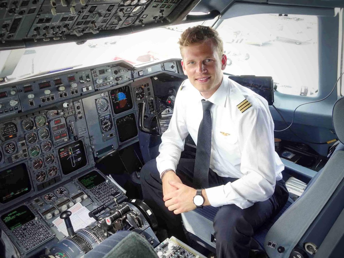 Яруков Александр Львович пилот гражданской авиации