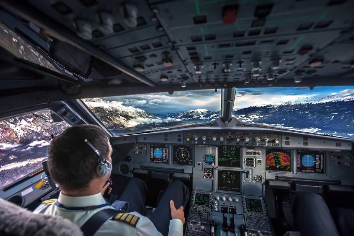Кабина пилотов s7