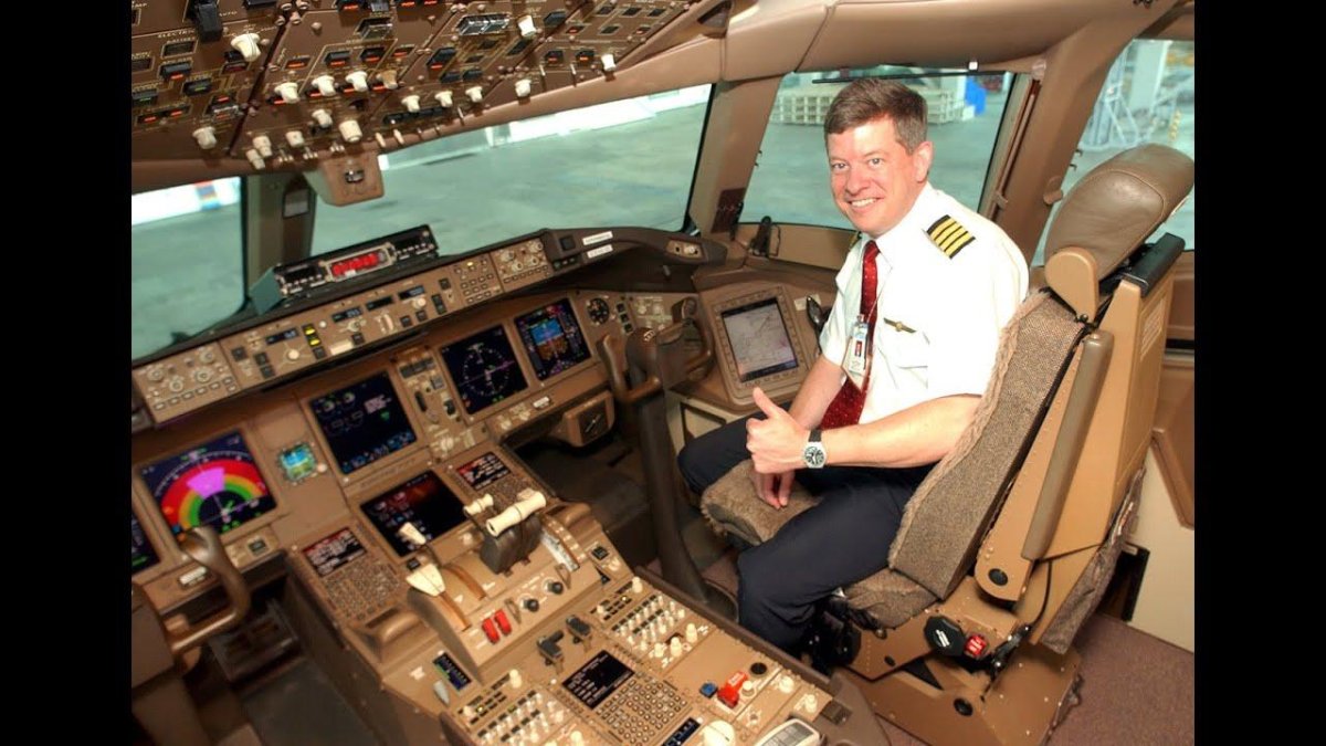 Кабина пилота самолета Боинг 777