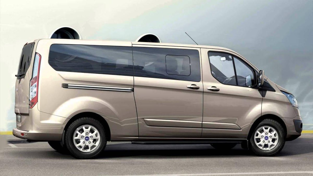 Ford Tourneo Custom 2013
