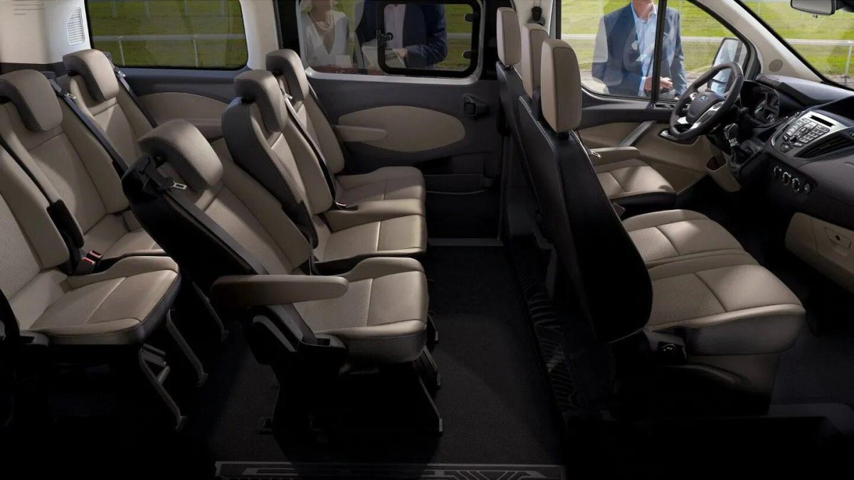 Ford Tourneo Custom 2023
