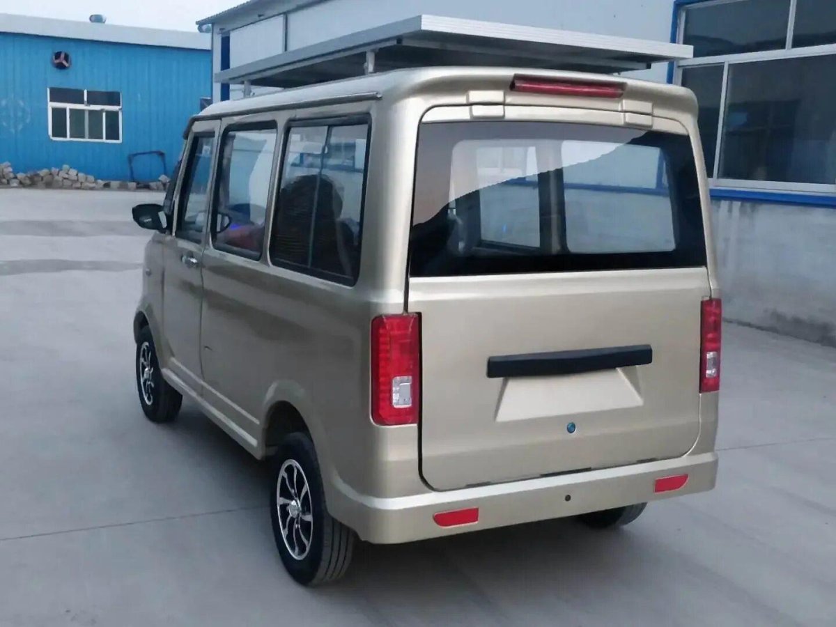 Девятиместные автомобили