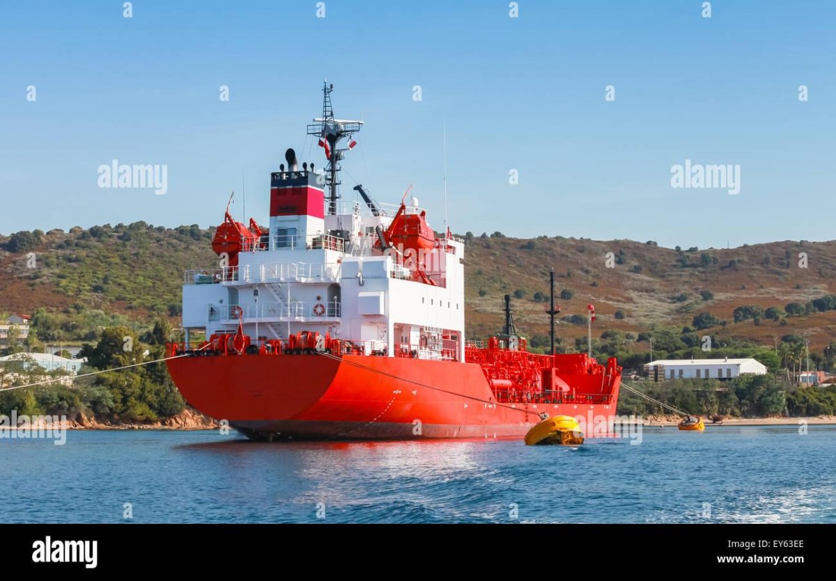 Танкер в черном море