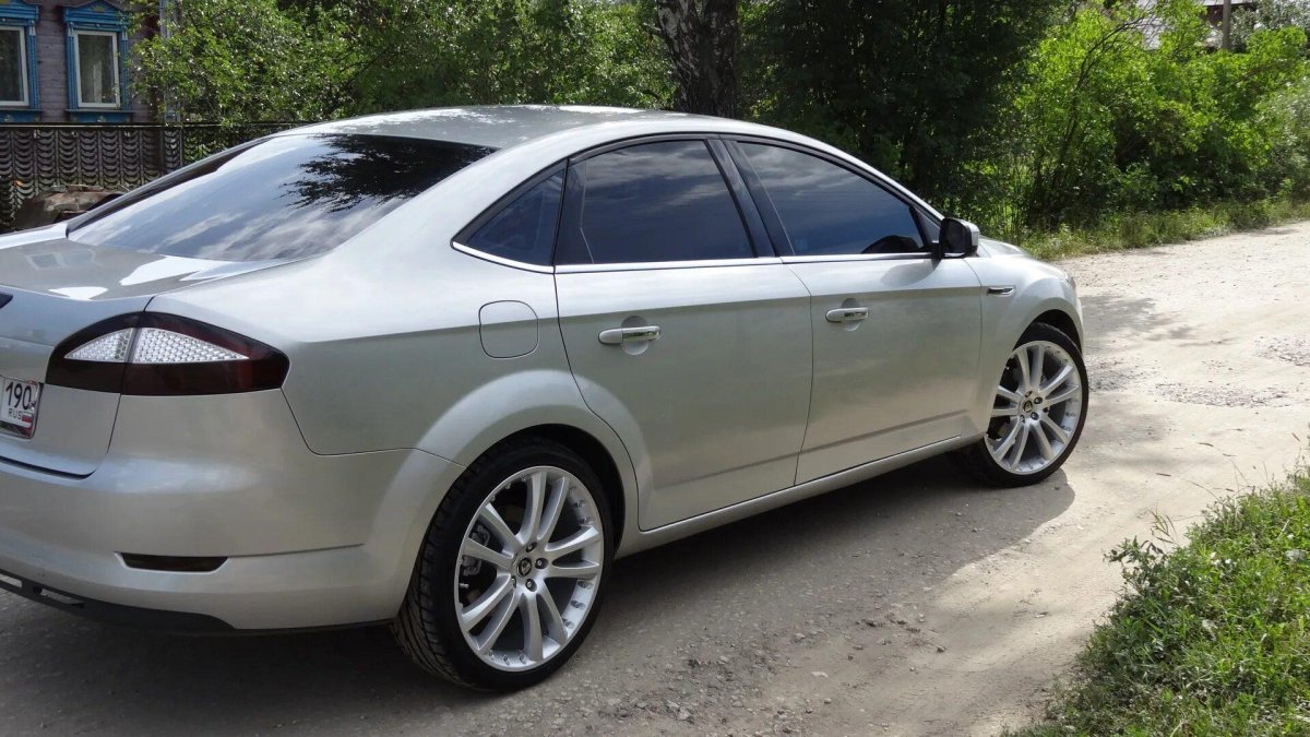 Ford Mondeo r17 белый