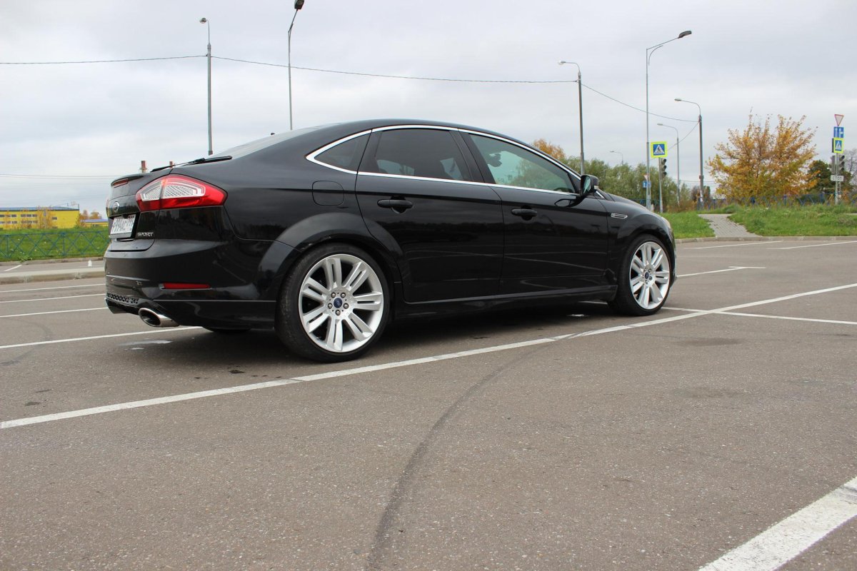 Форд Мондео 4 Рестайлинг черный r18