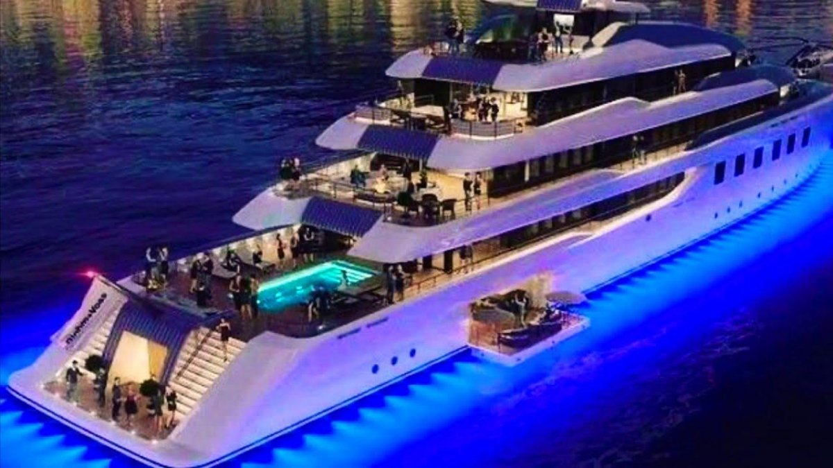 Мегаяхта Дубай