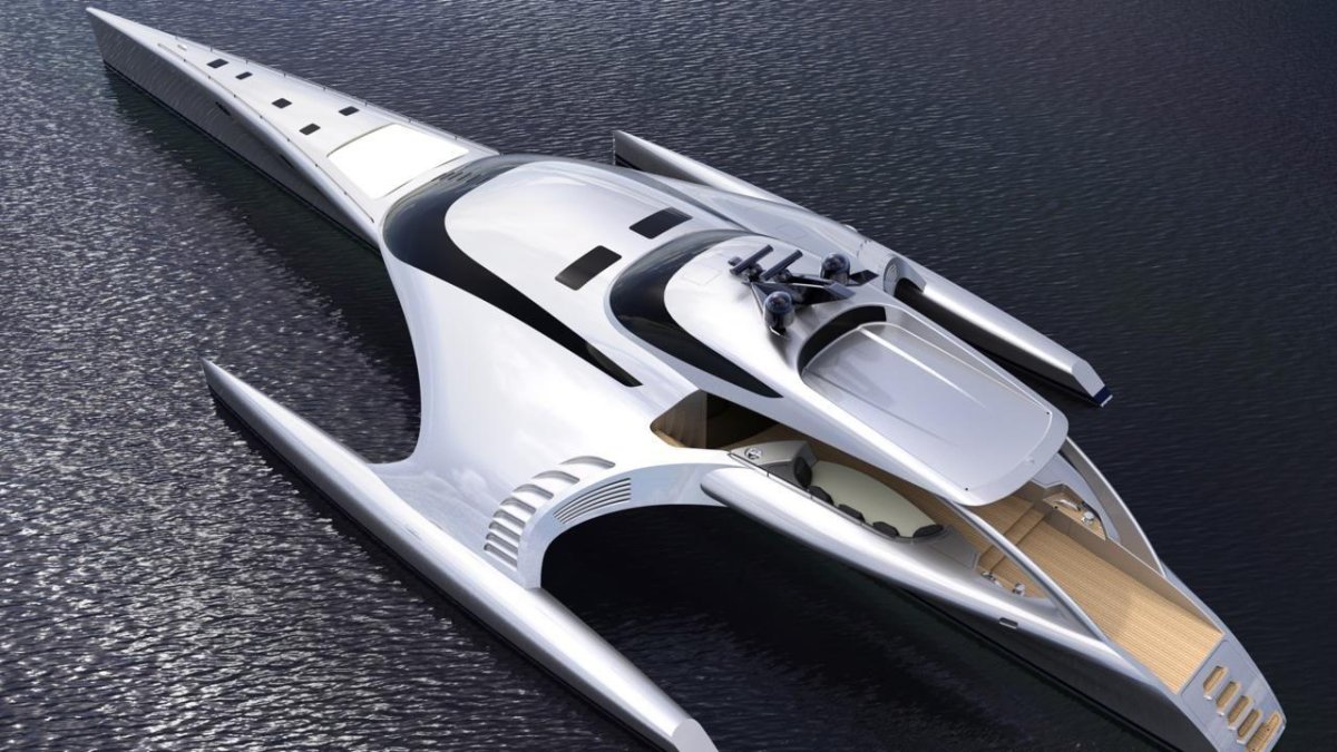 Тримаран Адастра