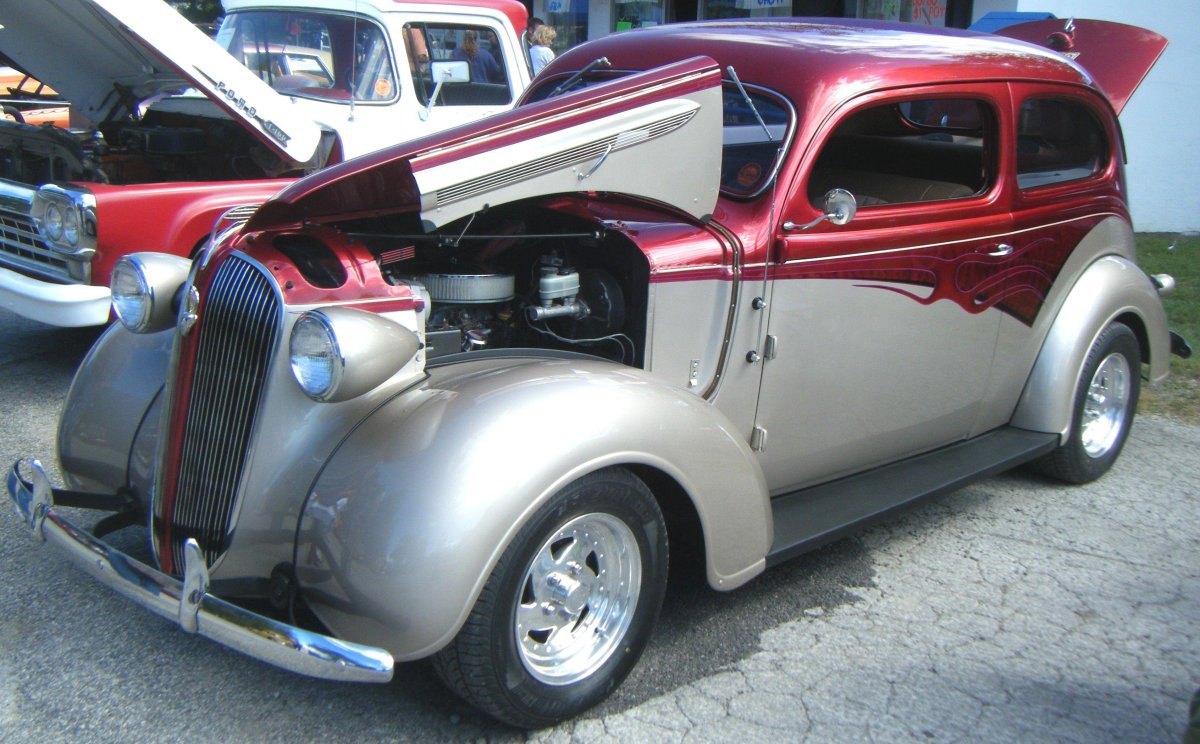 Dodge 1937 sedan
