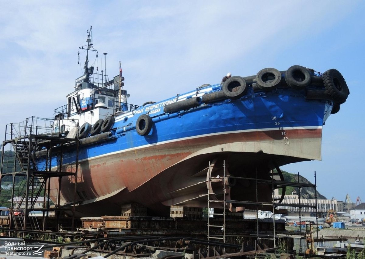 Портовый буксир проекта 498