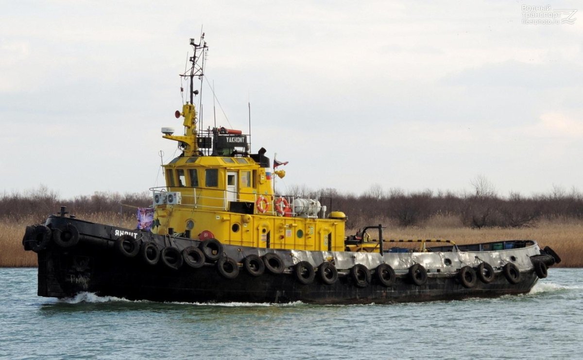 Портовый буксир проекта 498 Сатурн