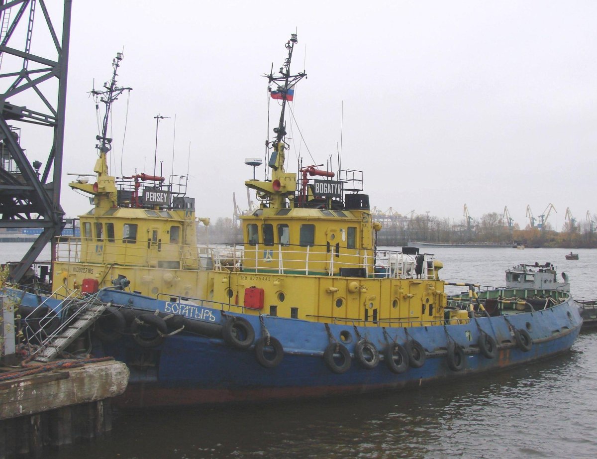 Портовый буксир проекта 498
