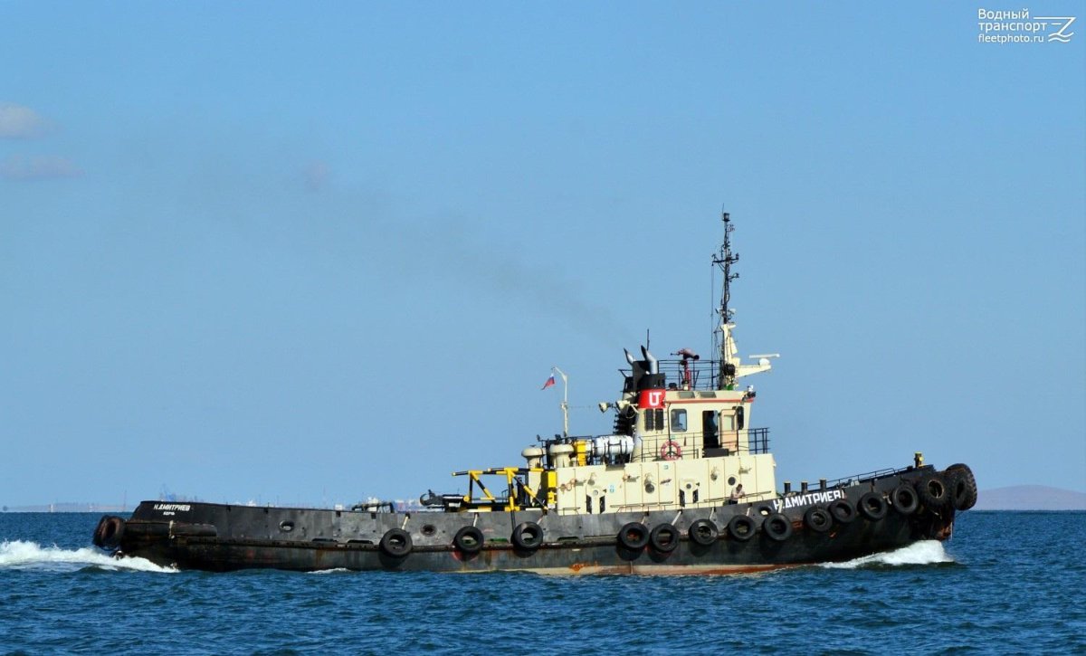 Буксир Николай Дмитриев