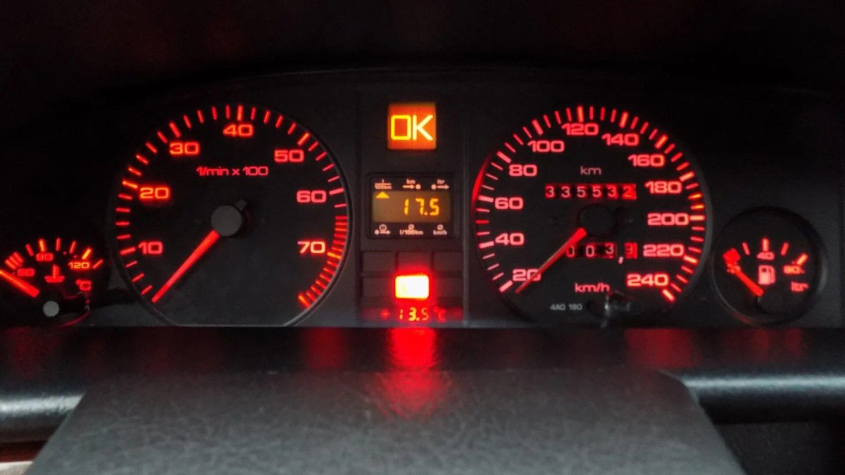 Пересвет приборки Audi 100 c3