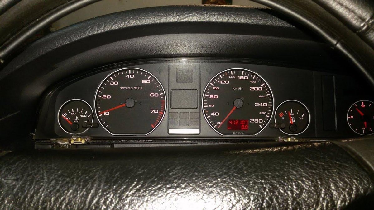 Приборная панель Ауди 100 с4