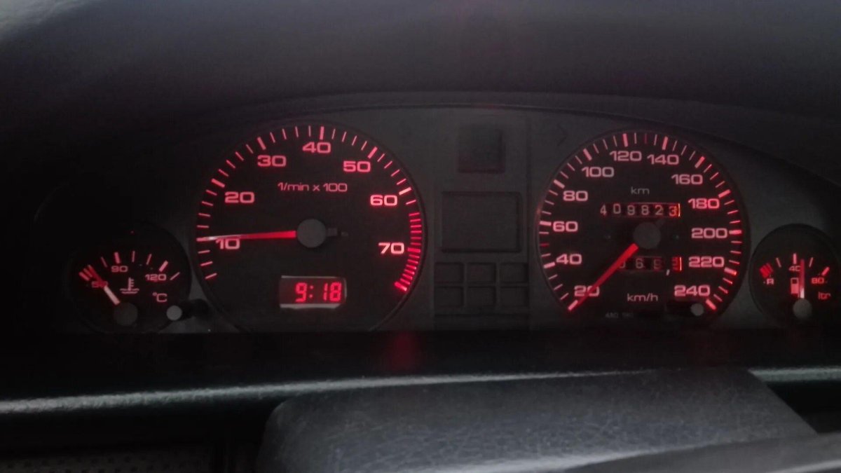 Приборная панель Ауди 100 c4