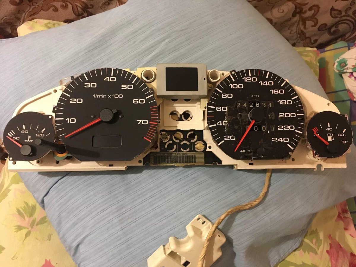 Приборка Ауди 100 с4