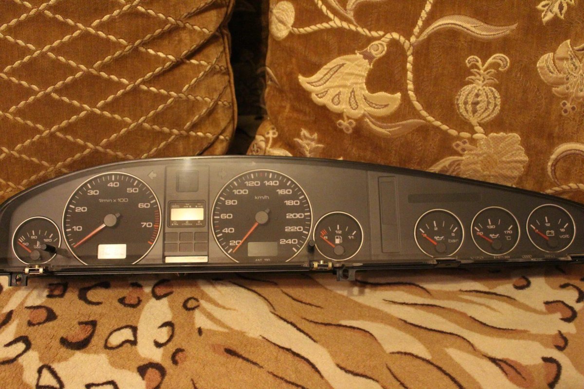 Приборная панель Ауди 100 c4