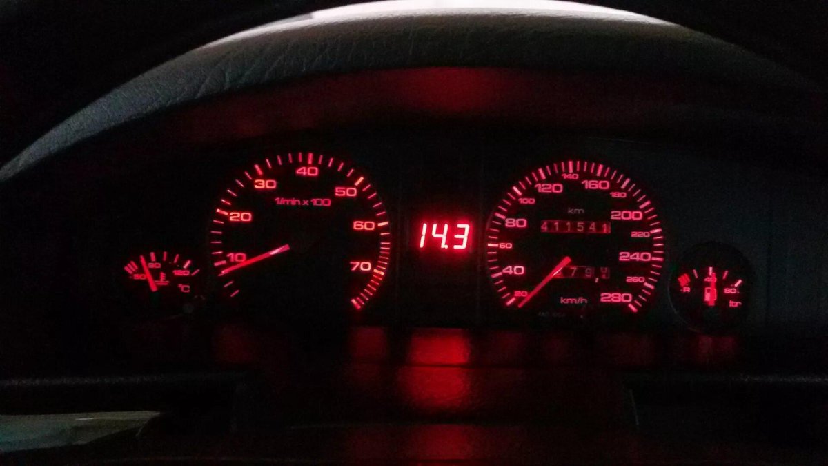 Приборная панель Ауди 100 с4