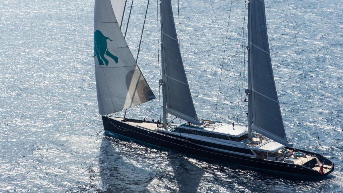 Парусная яхта Aquijo (86 метров)