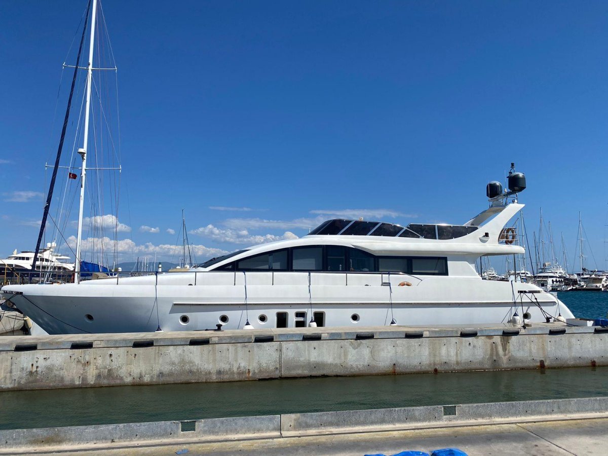 Прогулка на яхте в Питере