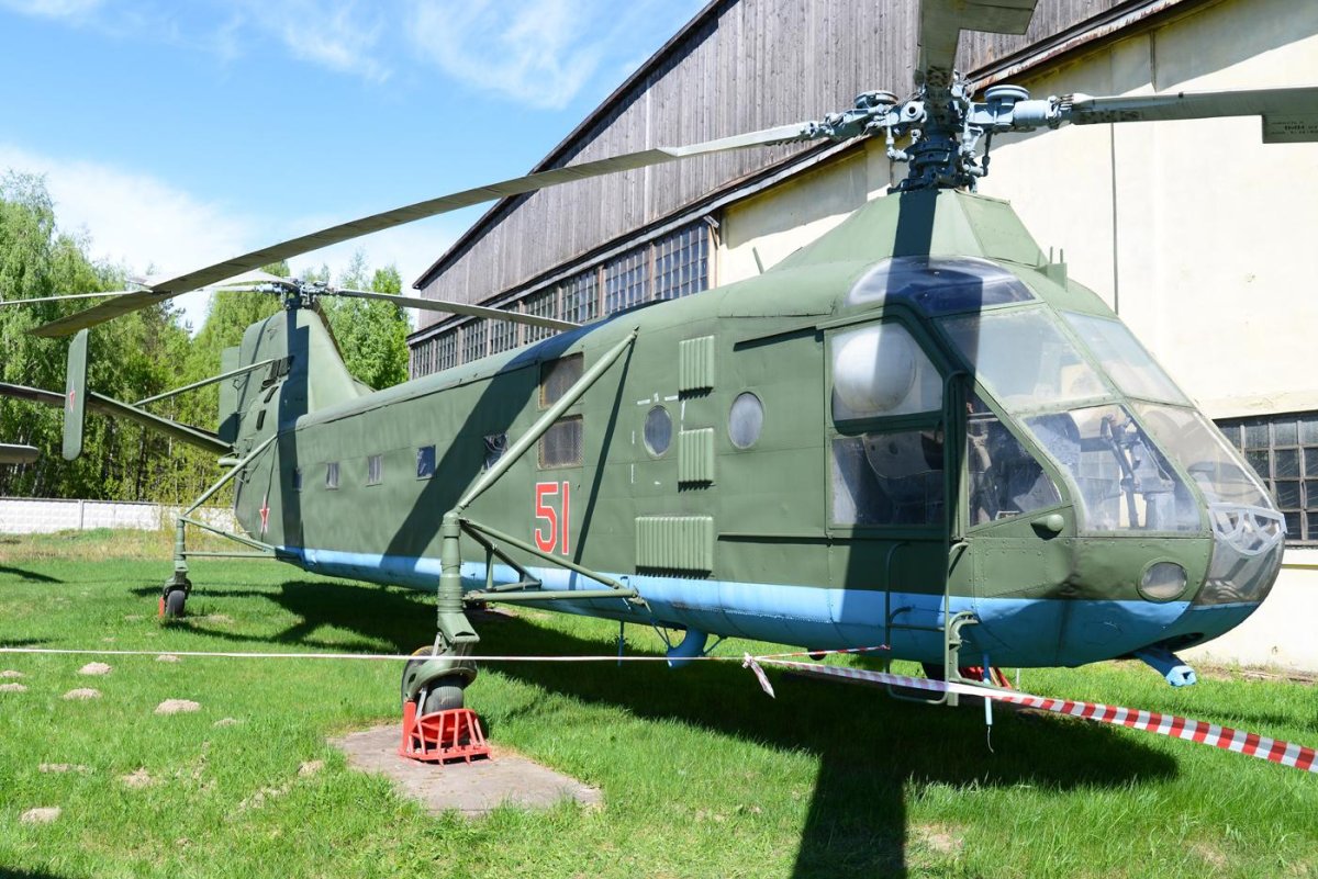 Як 24 и Чинук