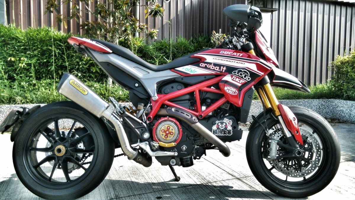 Ducati Hypermotard 821