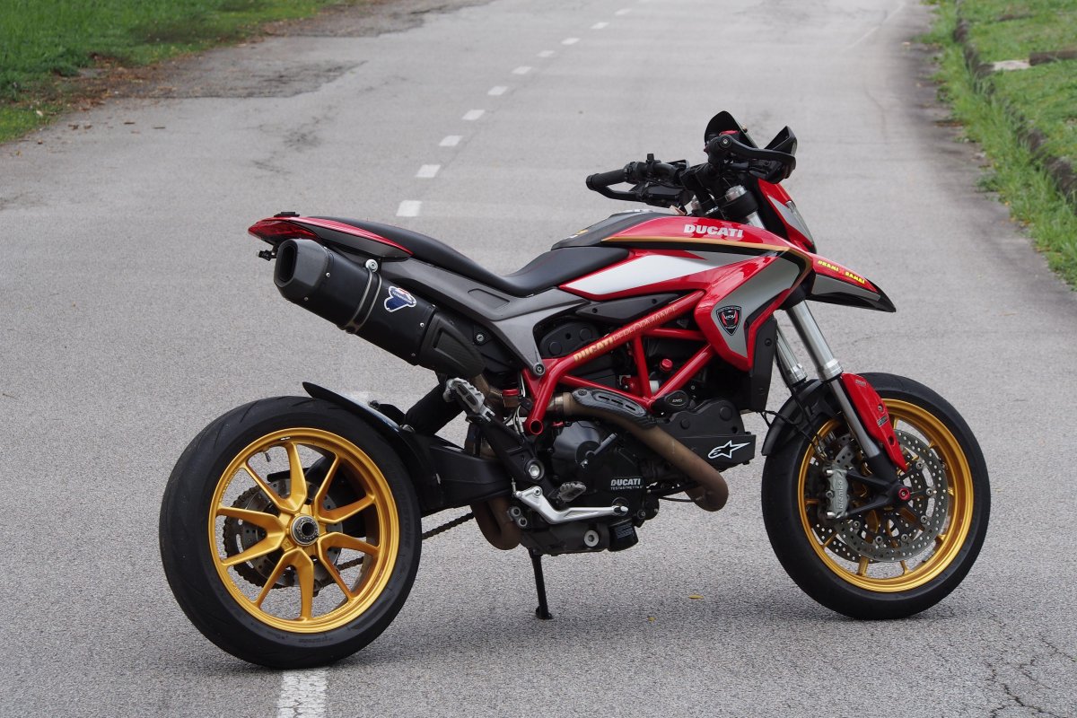 Ducati Hypermotard 821