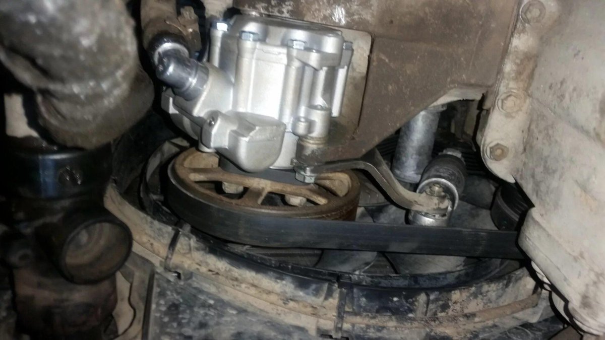 Насос ГУР Нива Шевроле клапан